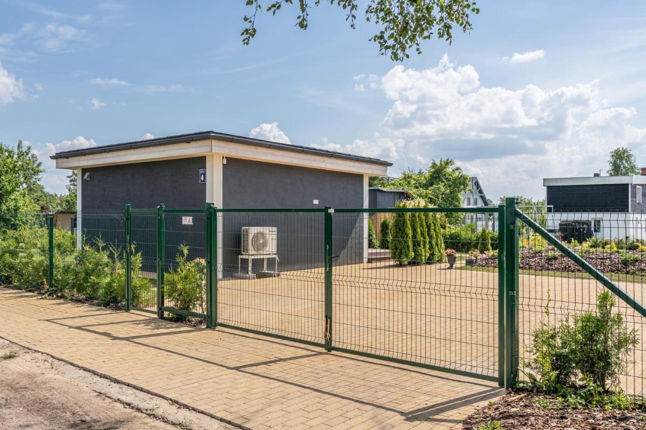 Family Garden House With Free Private Parking & Playground Villa Рига Екстериор снимка